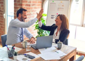 employee referral hiring program Qneksi