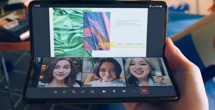 ponsel layar lipat terbaru samsung